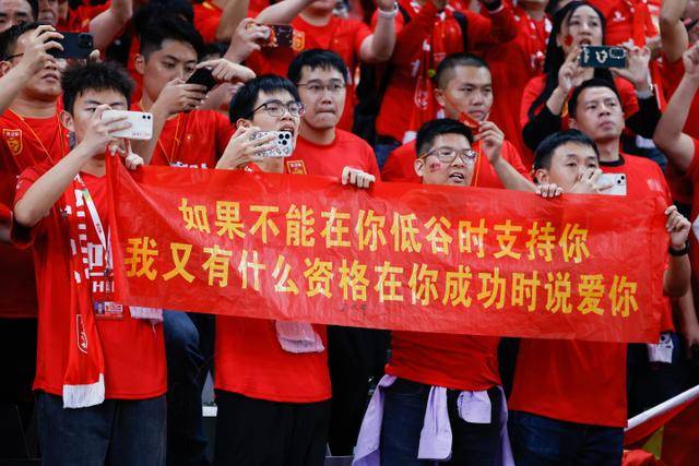 杨瀚森的篮球哲学：放手做自己，助力球队胜利